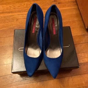 Blue 4 inch heels.. great for a night out!